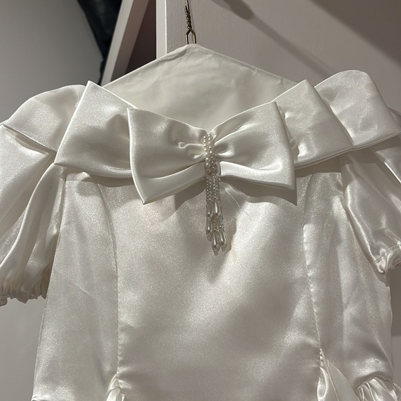 Flower Girl Elegant White Satin Gown with Bow and Train size 4 - Picture 4 of 11